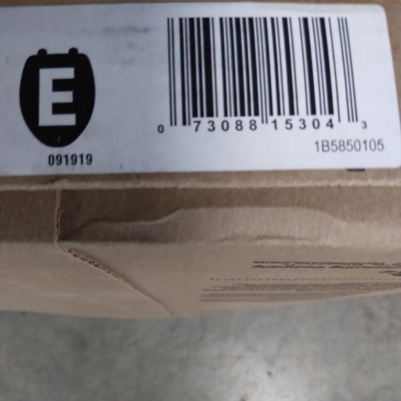 BENEKE BEMIS ELONGATED WHITE TOILET SEAT IN BOX - Picture 14 of 16